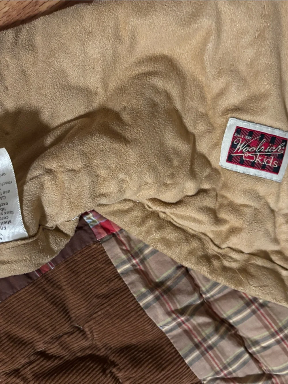 Vintage Woolrich Cream Patchwork Quilt with Brown Bears and Green Tree